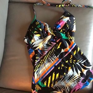 Hapari tanking bathing suit top